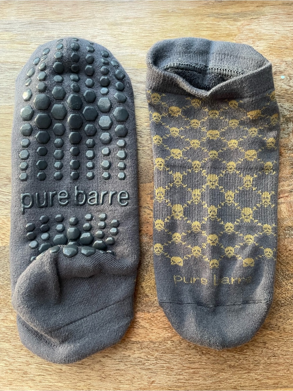 Pure Barre Mini Skull & Crossbones Low Rise Grip Socks NWOT